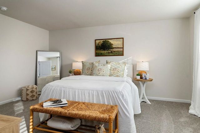 411 STONEWALL JACKSON BLVD, Staunton, VA 24401