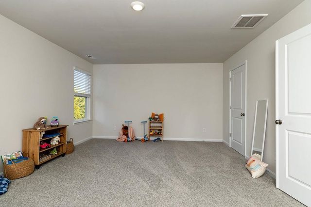 411 STONEWALL JACKSON BLVD, Staunton, VA 24401