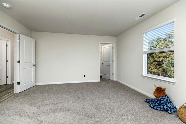 411 STONEWALL JACKSON BLVD, Staunton, VA 24401