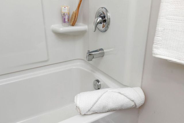 411 STONEWALL JACKSON BLVD, Staunton, VA 24401