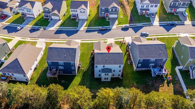 411 STONEWALL JACKSON BLVD, Staunton, VA 24401