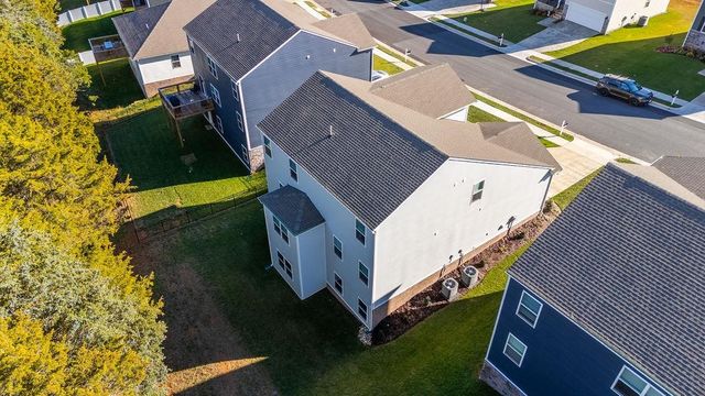 411 STONEWALL JACKSON BLVD, Staunton, VA 24401