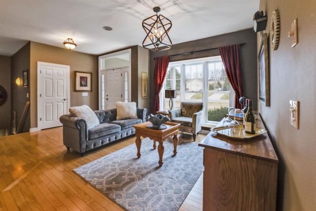 3753 Coachman Way, Cross Plains, WI 53528