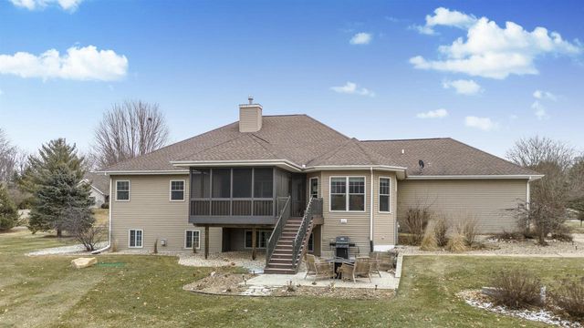3753 Coachman Way, Cross Plains, WI 53528