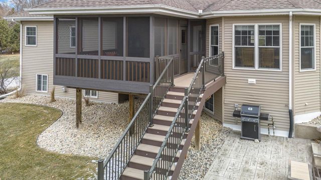 3753 Coachman Way, Cross Plains, WI 53528