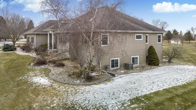 3753 Coachman Way, Cross Plains, WI 53528