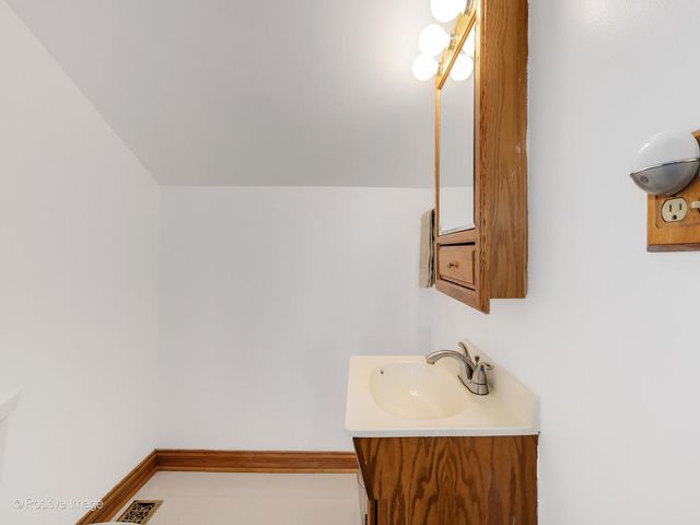 1406 E Elm Street, Wheaton, IL 60189