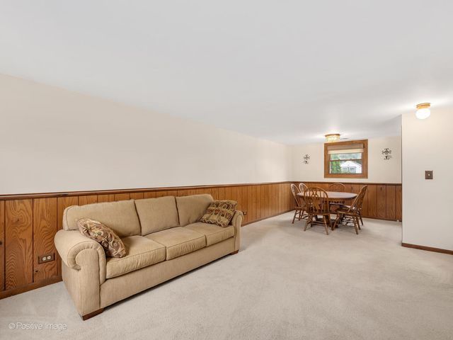 1406 E Elm Street, Wheaton, IL 60189