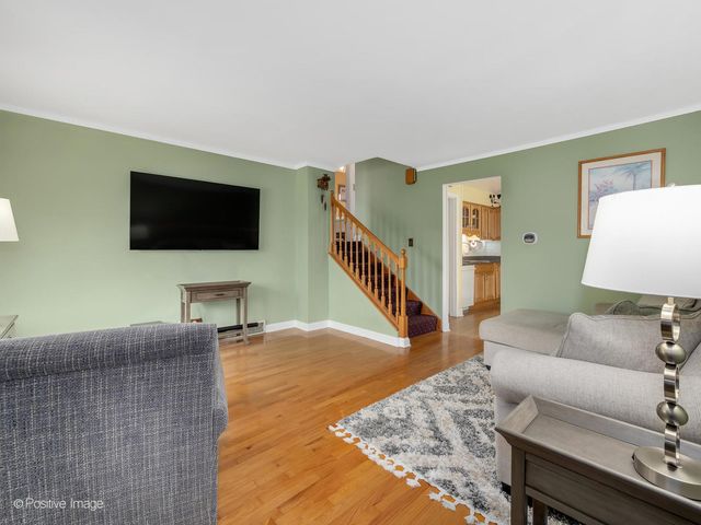 1406 E Elm Street, Wheaton, IL 60189