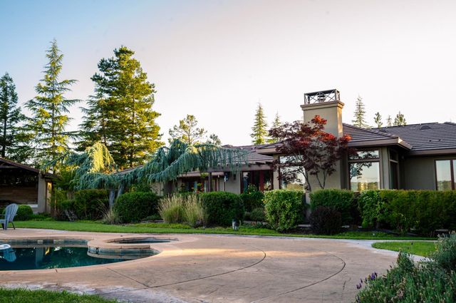 6275 Chablis Dr, Shingle Springs, CA 95682