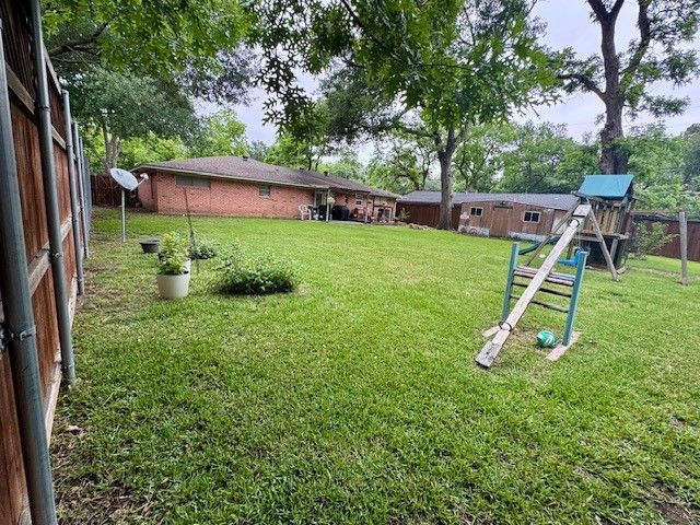 2002 Mimosa Drive, Corsicana, TX 75110