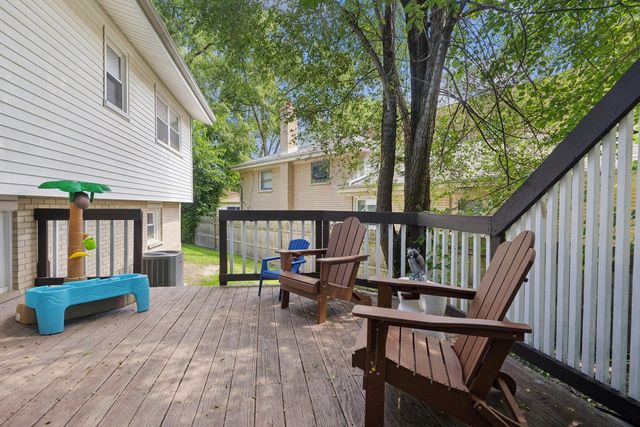 9001 E Prairie Road, Evanston, IL 60203
