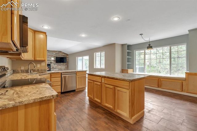 1038 Tenderfoot Drive, Larkspur, CO 80118