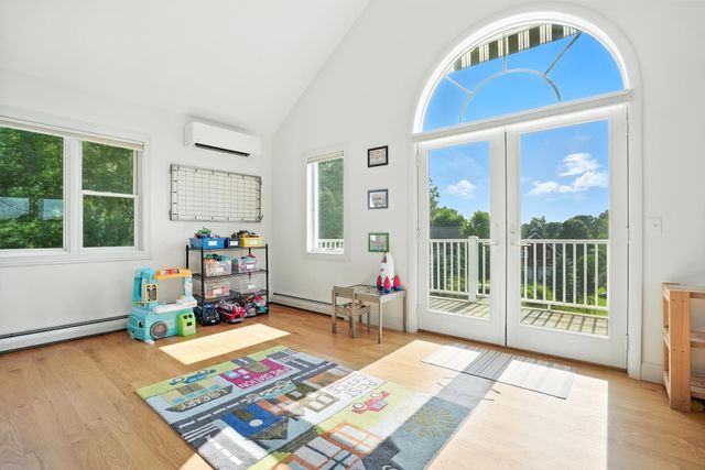 71 Lilly Creek Lane, Shelburne, VT 05482