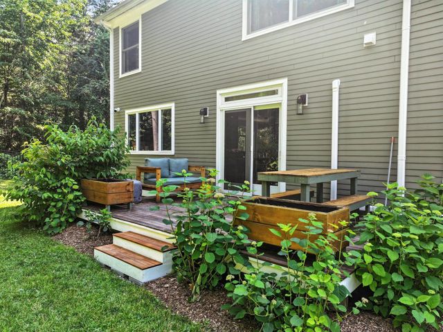 71 Lilly Creek Lane, Shelburne, VT 05482