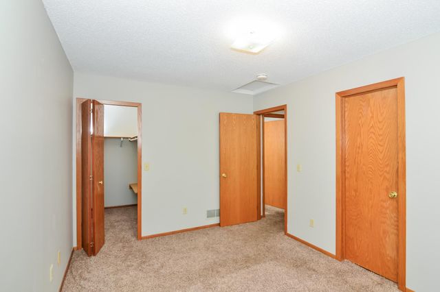 2525 14th Avenue NW, New Brighton, MN 55112