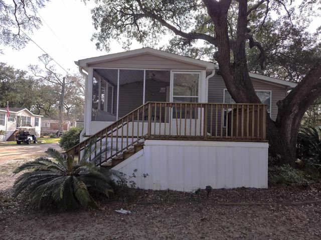 361 E Canal St., Garden City Beach, SC 29576