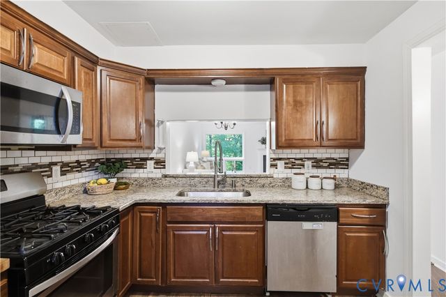 10308 Iron Mill Rd, North Chesterfield, VA 23235