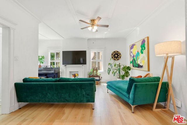 527 W 52nd Street, Los Angeles, CA 90037