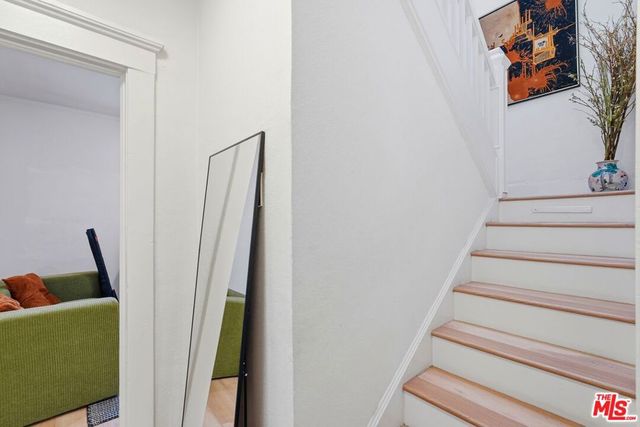 527 W 52nd Street, Los Angeles, CA 90037