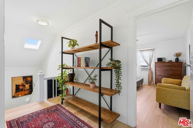 527 W 52nd Street, Los Angeles, CA 90037
