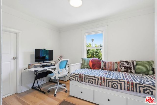 527 W 52nd Street, Los Angeles, CA 90037