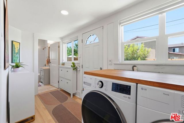 527 W 52nd Street, Los Angeles, CA 90037