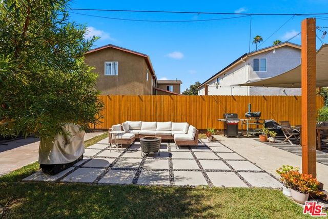 527 W 52nd Street, Los Angeles, CA 90037