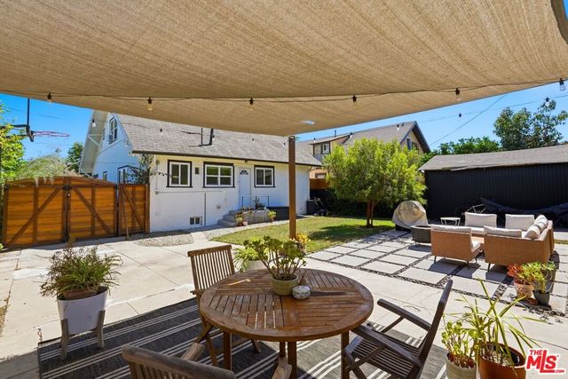 527 W 52nd Street, Los Angeles, CA 90037