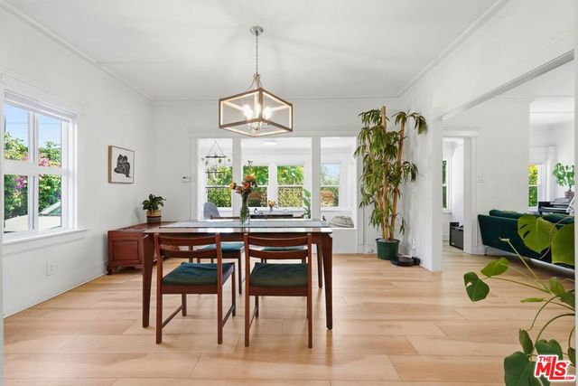 527 W 52nd Street, Los Angeles, CA 90037