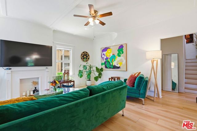 527 W 52nd Street, Los Angeles, CA 90037