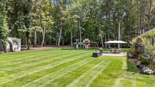 23 Overlook Drive, Laurel Hollow, NY 11791
