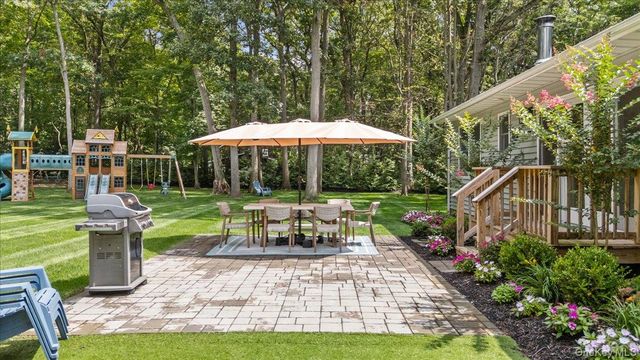 23 Overlook Drive, Laurel Hollow, NY 11791