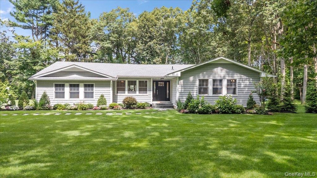 23 Overlook Drive, Laurel Hollow, NY 11791