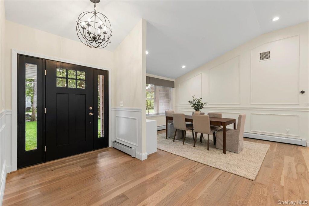 23 Overlook Drive, Laurel Hollow, NY 11791 — photo 4