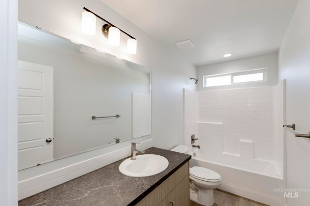 18431 N Trumpet Lily Ave, Nampa, ID 83687