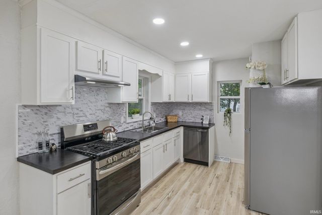 2005 Prairie Avenue, South Bend, IN 46613