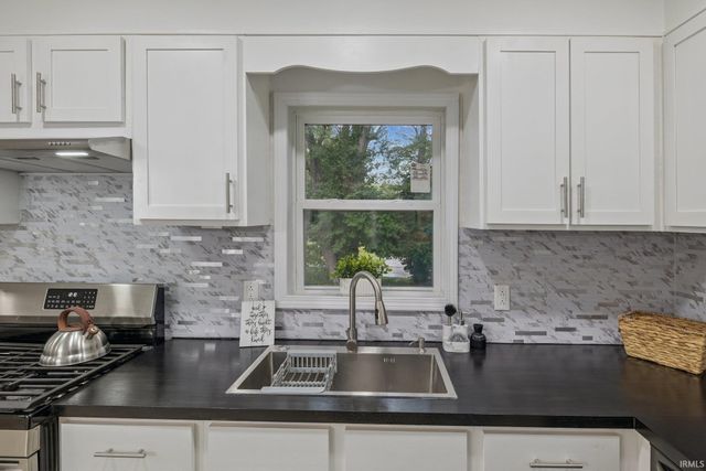 2005 Prairie Avenue, South Bend, IN 46613