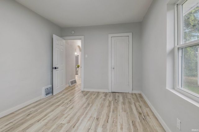 2005 Prairie Avenue, South Bend, IN 46613