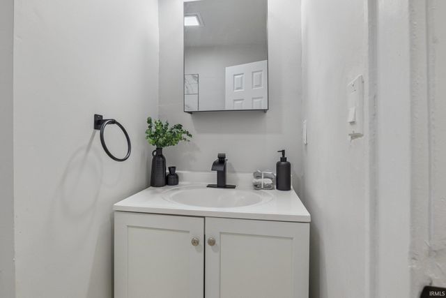 2005 Prairie Avenue, South Bend, IN 46613