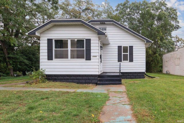 2005 Prairie Avenue, South Bend, IN 46613