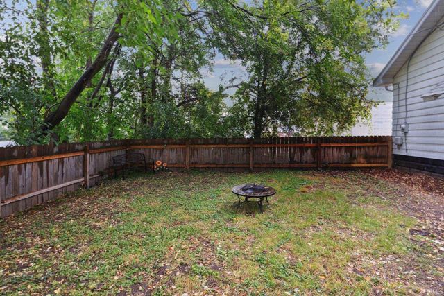 2005 Prairie Avenue, South Bend, IN 46613