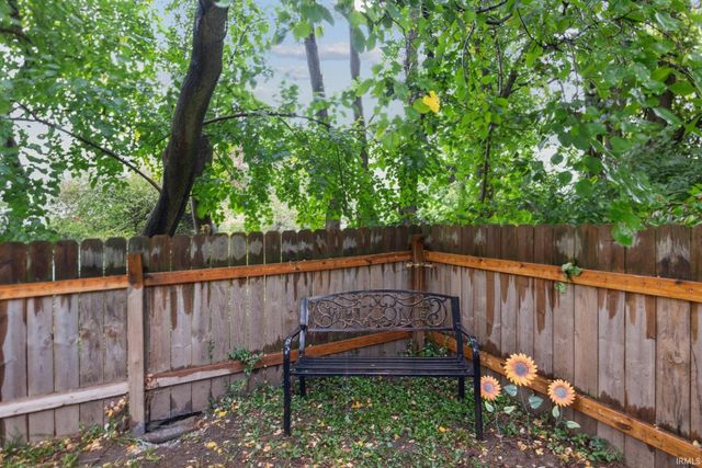 2005 Prairie Avenue, South Bend, IN 46613