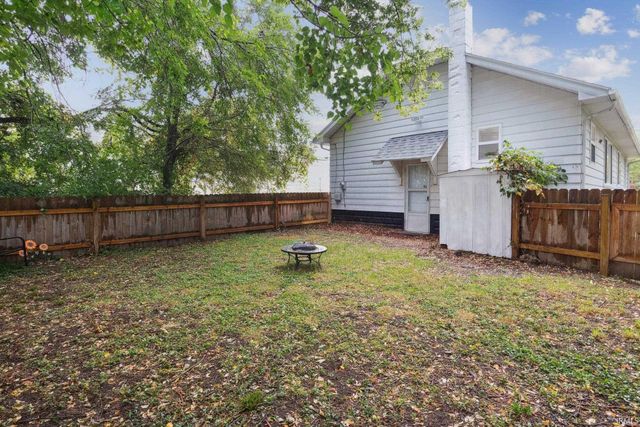 2005 Prairie Avenue, South Bend, IN 46613
