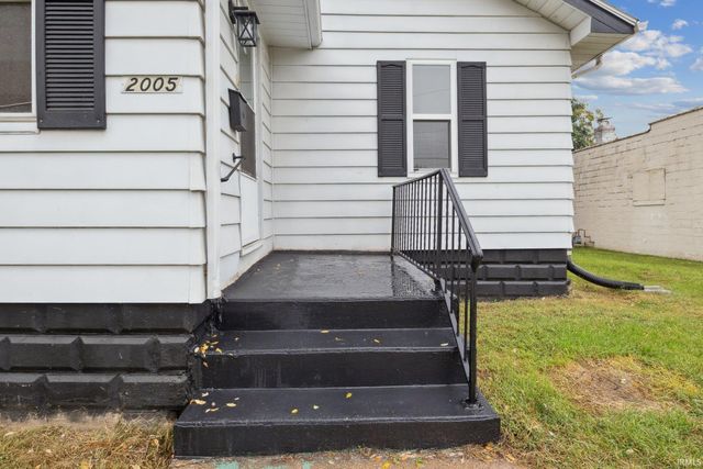 2005 Prairie Avenue, South Bend, IN 46613