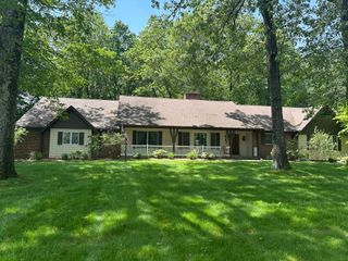 96 Wild Grove Lane, Longmeadow, MA 01106