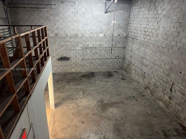 2205 W 80th St F-4, Hialeah, FL 33016