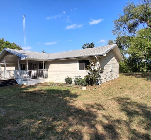 9463 County Road 4900, Wolfe City, TX 75496