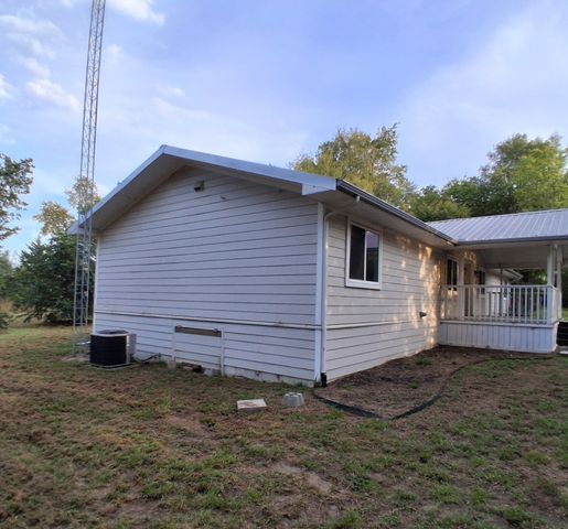 9463 County Road 4900, Wolfe City, TX 75496