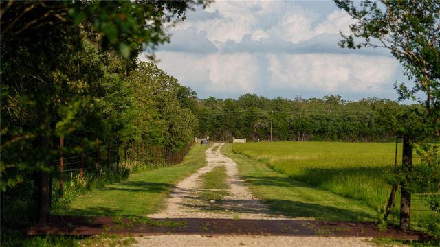 8058 Milam County Road 455, Thorndale, TX 78947